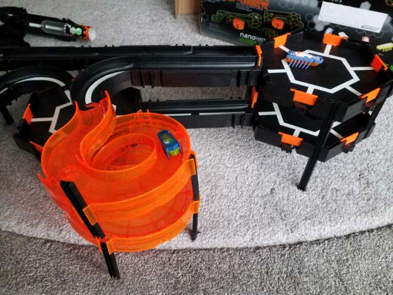 hexbug nano elevation glows in the dark habitat set